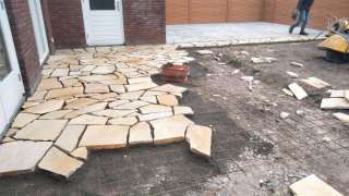 tuin bestraten met keramische tegels beton tegels flagstone hoveniers bedrijf