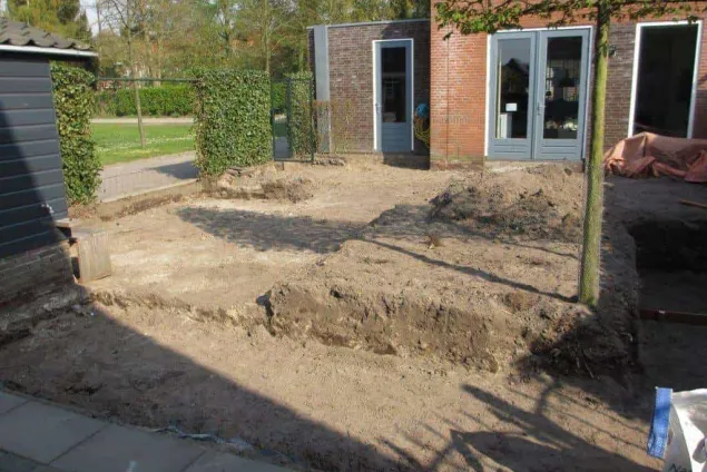 images/026 verboven/uitgraven grond werk voor een achtertuin Dongen-635x424-3f3