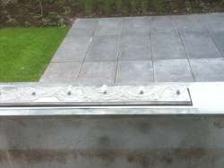 images/blaak piet/1 moderne strakke achtertuin met schellevis tegels taxus lavendul heldere lijnen-250x188-c7a