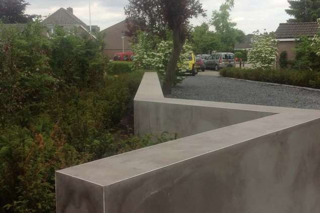 traptredes in natuursteen  verdiept terras 30 cm terras laten aanleggen in Tilburg Vught Waalwijk Breda Eindhoven Brabant Hilvarenbeek
